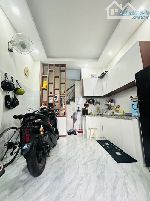 P6💥 Đường Cách Mạng - 3 tầng - hẻm 4m - 3,75 tỷ