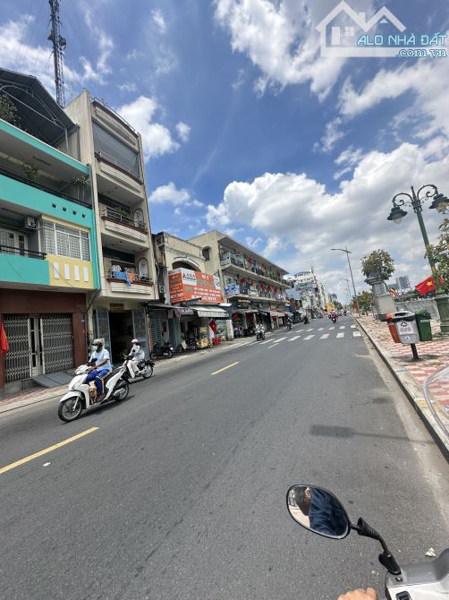 BÁN NHÀ MẶT TIỀN BÌNH ĐÔNG P13 QUẬN 8. NHÀ VỊ TRÍ KINH DOANH, GẦN CẦU CHÀ VÀ - GIÁ 17 TỶ