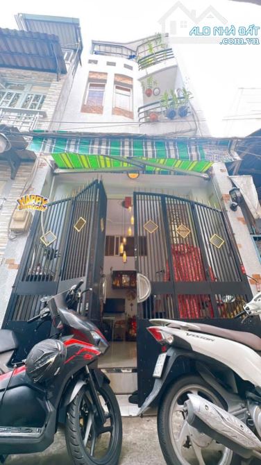 Bán nhà 4 tầng kiên cố Đoàn Văn Bơ Q.4 chỉ nhỉnh 3Tỷ