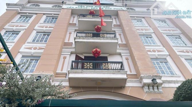 PHẠM VĂN ĐỒNG - 550m2 - VIEW SÔNG - 80 TỈ