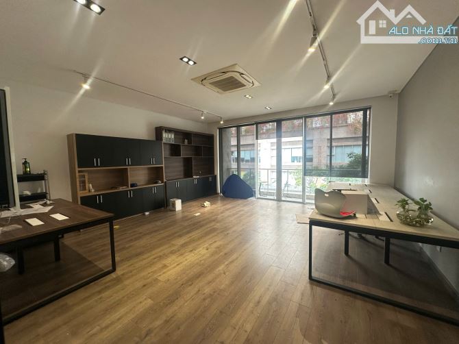 Cho thuê sàn Văn phòng Sala- 80m2 hoàn thiện đẹp- Gía chỉ 28 Triệu