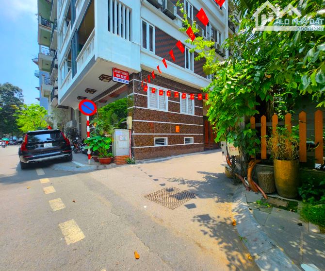 Kế bên Hồ Tây Võng thị -50m² vuông vắn, Sang trọng Đẳng Cấp Bền Vững