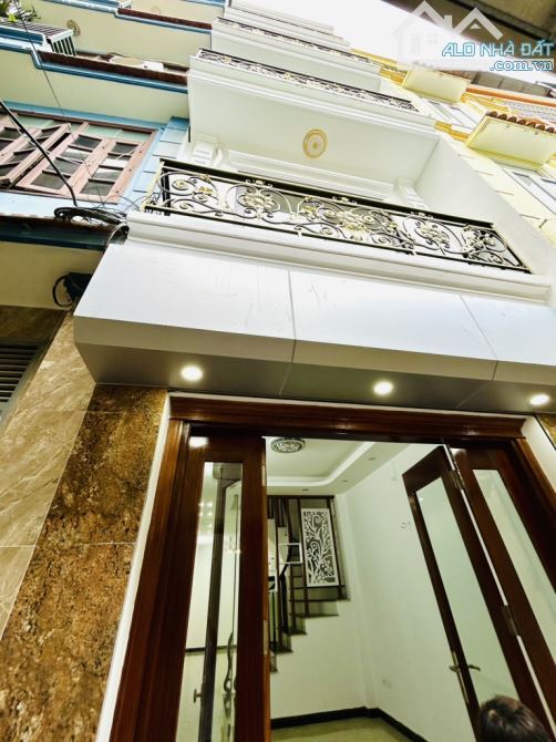 BÁN NHÀ TRƯƠNG ĐỊNH, Ô TÔ ĐỖ CỬA, KINH DOANH, 42M2. 8.2 TỶ