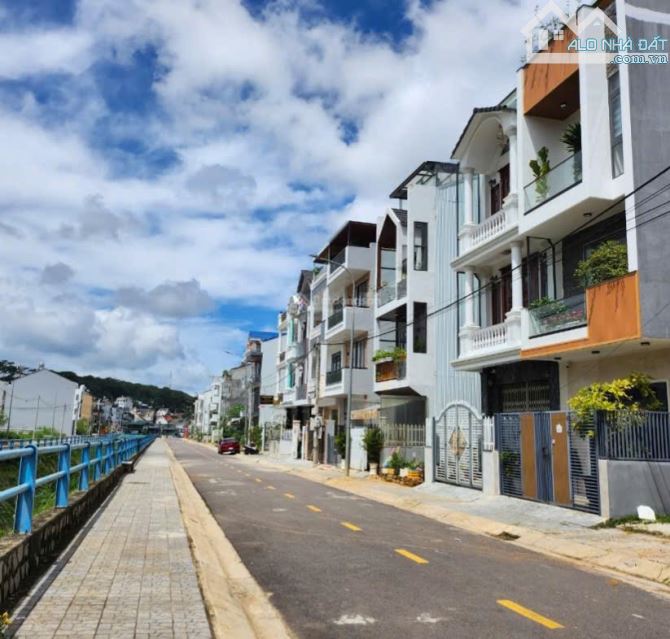 Lô đất mặt tiền tại KQH Phạm Hồng Thái, cách trung tâm 500m, chỉ 9,3 Tỷ