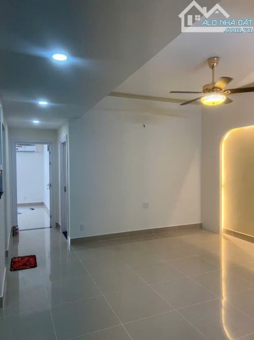 Cần bán gấp CC 1050 Phan Chu Trinh ngay học viện cán Bộ P12 Bình Thạnh 61m2 2PN hơn 1 tỷ