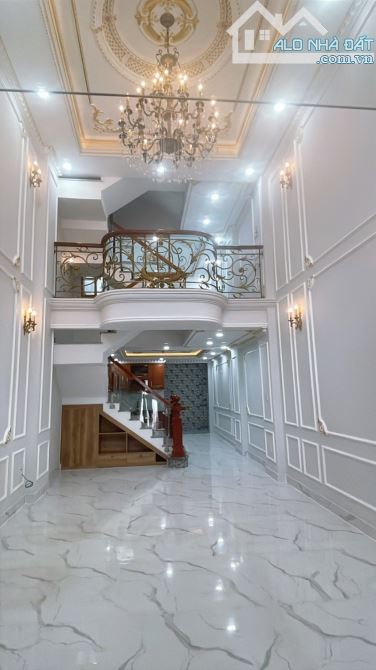 Bán nhà 4 tầng, 68m², 5PN, 5WC, Linh Đông, Thủ Đức - 8.65 tỷ