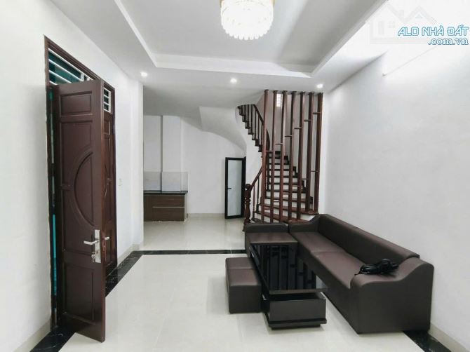 BÁN NHÀ HOÀNG HOA THÁM, Q.BA ĐÌNH, 49M 5 TẦNG NHÌNH 8 TỶ!