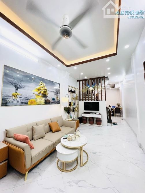 Bán nhà Minh Khai, DT 48m, 5 tầng, MT 3.3m, 10.8 tỷ