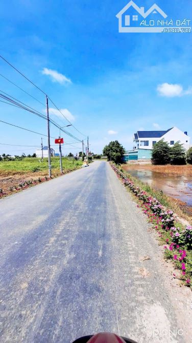 744m2 Thổ + Có nhà cấp 4, đường xe oto 4c, cách 830 chỉ 900m