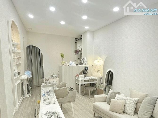 Chính chủ cho thuê nhà hẻm xe tải Sư Vạn Hạnh, Quận 10 – dtsd 192m²
