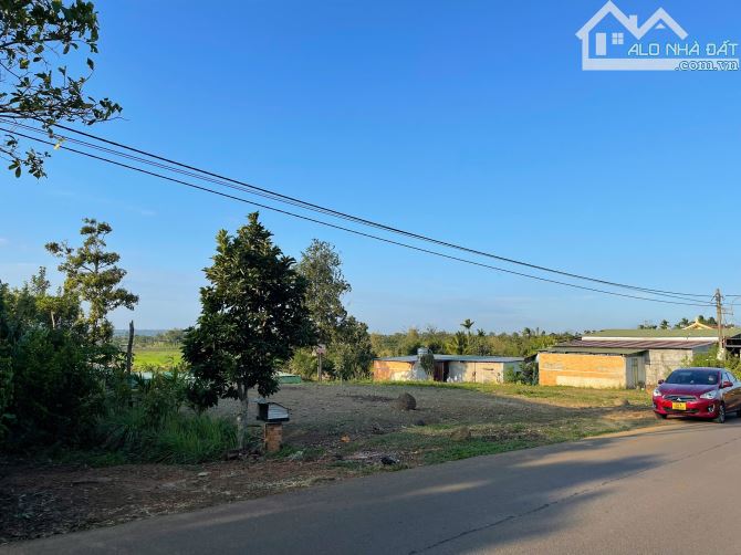 Chỉ 4,2tỷ có ngay👇30x40m có bán lẻ 15m Đất mặt tiền y wang nối dài P.eakao
