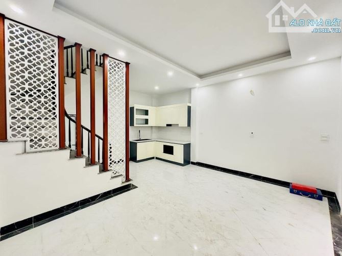 BÁN NHÀ TRƯƠNG ĐỊNH. NHÀ MỚI ĐẸP. 4 PN. MẶT TIỀN RỘNG. GẦN CHỢ, TRƯỜNG, TIỆN ÍCH BẠT NGÀN.