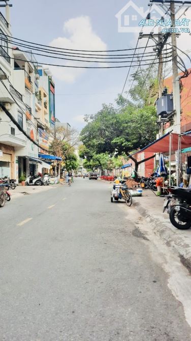 Bán nhà Mặt tiền Nguyễn Ngọc Lộc. Q10. Ngang 6M hiếm. Cấp 4 phù hợp xd mới. 29 tỷ TL
