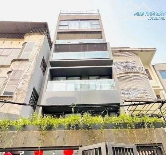Gia đình vào Nam cần cho thuê nhà tại phố Láng Hạ DT 70m2x5T mặt tiền 5m giá 20 tr / tháng