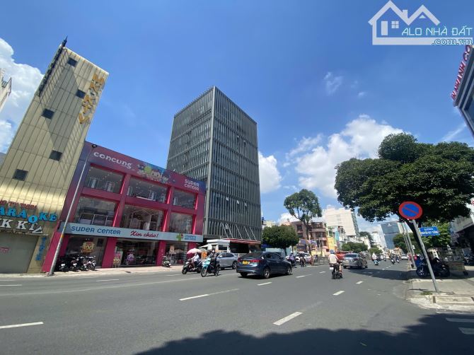 Bán nhà góc 3 mặt tiền Phan Đăng Lưu P7 Q.PN Ngang 5.5m 6 tầng giá chỉ 27 Tỷ TL