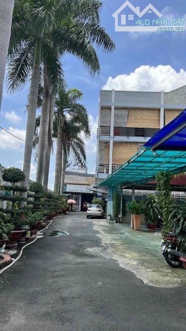 KHÁCH SẠN CHO THUÊ 36 PHÒNG, DT 1000m2. LINH TRUNG, THÀNH PHỐ THỦ ĐỨC