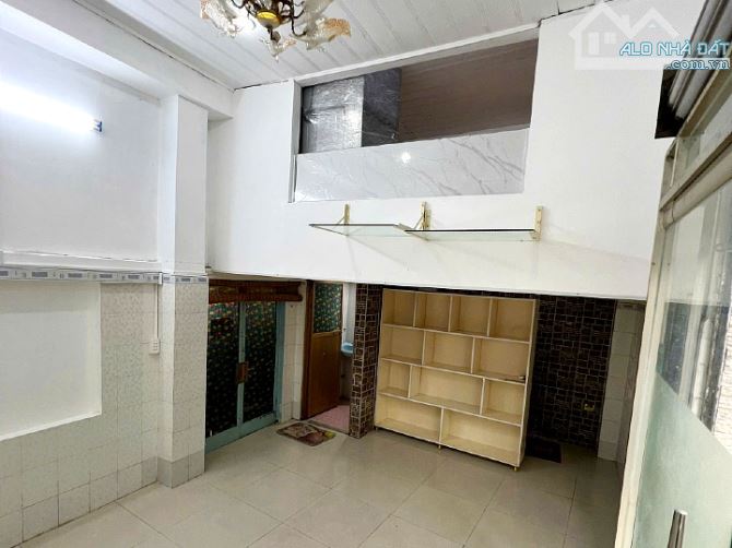 Cho thuê nhà nguyên căn hẻm Bạch Đằng, Bình Thạnh – 9.9 triệu/tháng