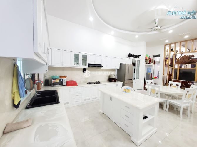 BÁN NHÀ ĐẸP 1T3L MẶT TIỀN PHƯỜNG 8, NGANG 13M - GIÁ 12.5 TỶ , HƯỚNG ĐN SIÊU MÁT
