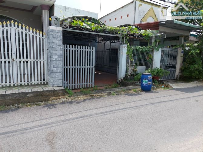 Bể Nợ Bán Nhà 134m2 Xã Tân Phú Trung, Củ Chi giá 650 Triệu có SHR