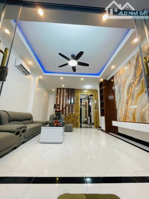 SIÊU PHẨM PHẠM VĂN ĐỒNG ,CG-NHÀ MỚI KÍNH KOONG-6TẦNG-40M2- 9TỶ, THANG MÁY NHẬP Ý - NỘI THÂ