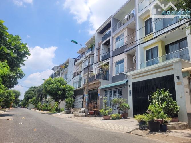 SÁT AEON B TÂN - MẶT TIỀN Ở KD - 4 TẦNG NGANG LỚN 5M - DT 100M - View CÔNG VIÊN  XE TẢI ĐỂ