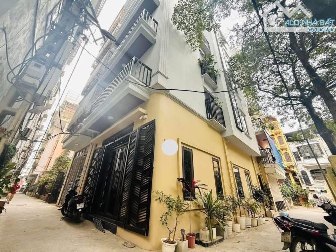 Nhà Mới Phố Kim Mã-LÔ GÓC-kinh doanh-Diện Tích 45m2 6 tầng THANG MÁY-Gần Phố