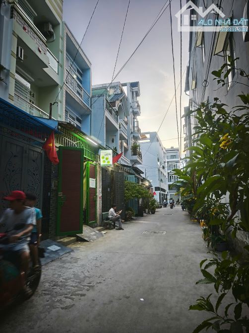 "Nhà phân lô vip 3 tầng 45m2 vuông vức ngay lê đức thọ Ô tô tránh – rộng 5m chỉ 6 tỷ