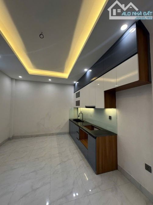 Bán nhà đẹp phố Chu Huy Mân – Long Biên, 2 mặt thoáng, thang máy, gara ô tô, có thể ở ho - 4