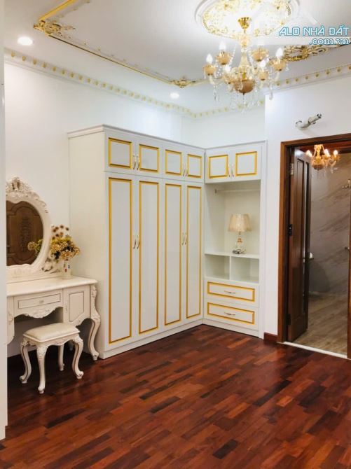 BÁN BIỆT THỰ VIEW SÔNG THĂNG LONG, HẢI CHÂU – ĐÀ NẴNG. Giá: 20,5 tỷ – Sổ hồng, công chứng