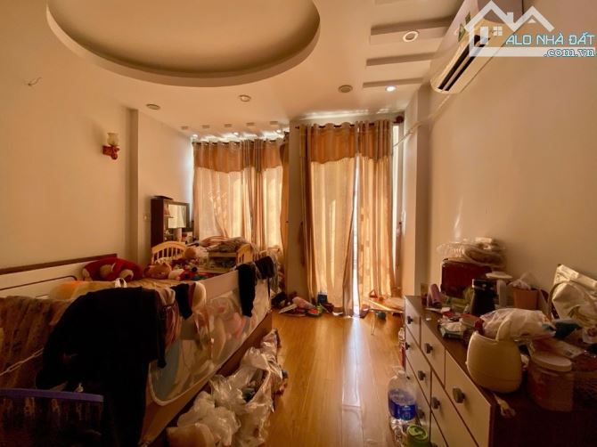 NHÀ XINH LUNG LINH NGAY ĐƯỜNG SỐ 3 BÌNH HƯNG HÒA BÌNH TÂN DT4x19  , 4tần  hẻm xe hơi
