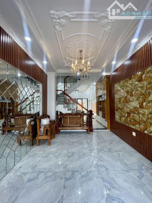 NHÀ ĐẸP TẶNG TOÀN BỘ NỘI THẤT- NGAY BỆNH VIỆN BÌNH TÂN- HƯƠNG LỘ 2 -DT: 4*16.5M- 6.4 TỶ