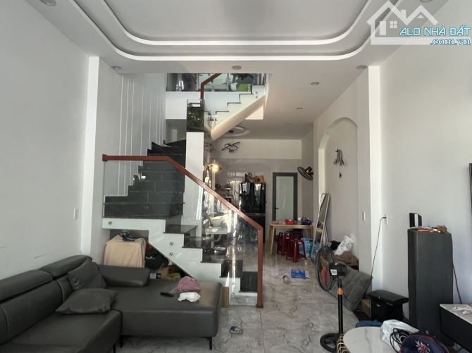 NHÀ 3 tầng HOÀ MINH đường 7m5-gần HOÀNG THỊ LOAN - 3PN. CHỈ 4,xx tỷ