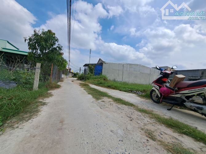 Đất mặt tiền đường Bê Tông, 4x24 ( 96m2), xây nhà ở, 1 sẹc đường Nhựa Mười Thứ, giá 895 tr