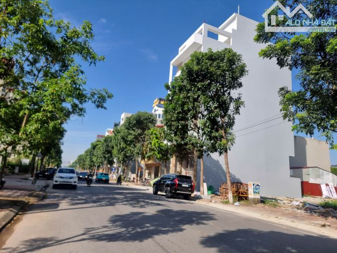 Bán đất nguyễn quyền khu bồ sơn phường võ cường 72m2 giá 11 tỷ