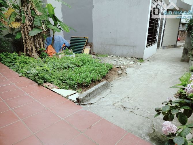 Bán đất Phúc Lợi: 32m2, lô góc, giá 3.55 tỷ, cách 100m ra ô tô