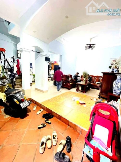 Bán nhà phố Trần Bình, Phân lô,  ô tô, 51m2, Giá 14.2 tỷ