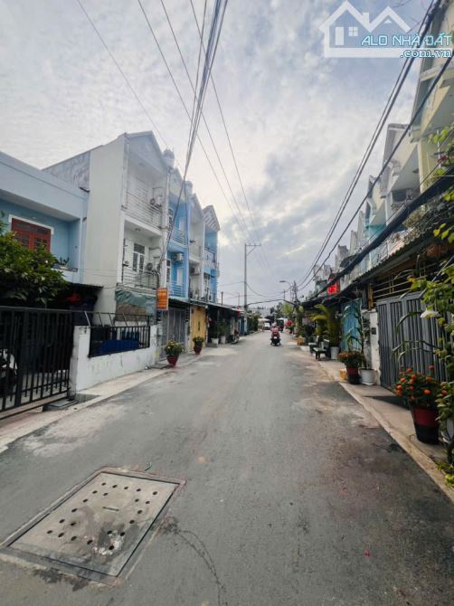 Giá 5,45 Tỷ, gần cầu Long Kiểng, DT 6x15m