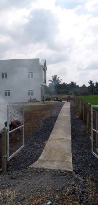 TIẾP TỤC HẠ GIÁ NHAH TAY BÀ CON Hàng thơm có 1 0 2 xuât hiện . Sổ riêng 1500m có 700m thổ