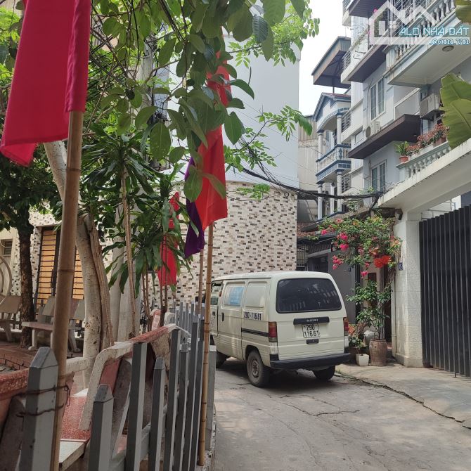 Nhà bồ đề 85m2, 4 tầng thang máy, ô tô 9 chỗ vào nhà, gần công viên, gần trường quốc tế