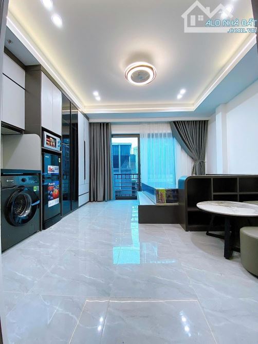 Bán tòa CHDV Tân Mai 61m2, 6 tầng, 15p khép kín, thang máy, dòng tiền cao, giá 11.8 tỷ