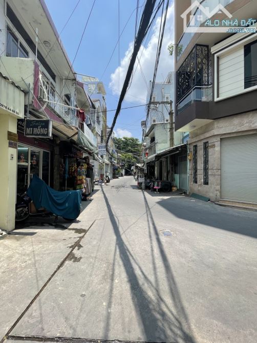 QUẬN 10 - SÁT HẺM XE HƠI -HỒ BÁ KIỆN-3 LẦU-27M2(3,6x7,5)- CHỈ 3,99TỶ.