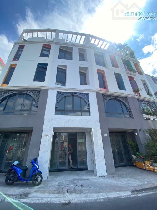 NHÀ MẶT TIỀN KÊNH TÂN HÓA – P.14, Q.6 – VỊ TRÍ ĐẸP, NHÀ XÂY MỚI, CÓ THANG MÁY – GIÁ TỐT