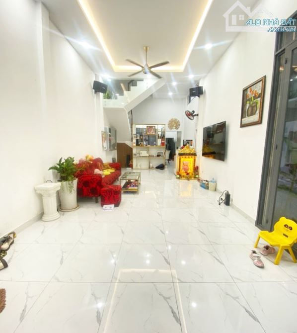 Nhà Đẹp Mặt Tiền Nguyễn Bá Tòng, 3 tầng, Tân Bình, 4x14m, 60m2, nhỉnh 10 tỷ TL