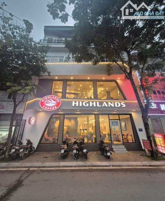CHO THUÊ NHÀ MẶT PHỐ ĐÀO TẤN : 85M2 X 14M MẶT TIỀN , KD MỌI MÔ HÌNH