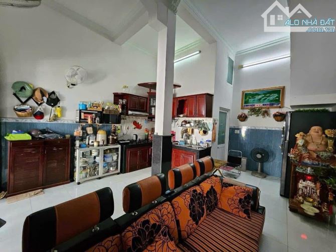 Bán nhà 1 trệt 3 lầu hẻm đa su đường Cô Giang P4 Trung Tâm TP Vũng Tàu