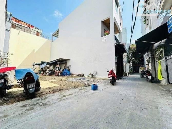 ĐẤT ĐẸP KIỆT OTO SÁT ĐƯỜNG NÚI THÀNH 65M2