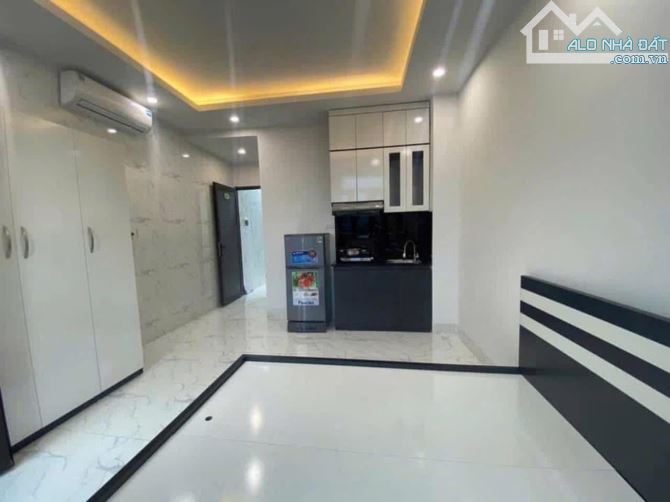 BÁN CCMN CẦU GIẤY - 53M 7T MT5.5M - 16 PHÒNG KK - DÒNG TIỀN 90TR/T - GIÁ HƠN 16 TỶ