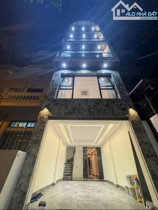 Bán nhà Lâm Hạ, Gara, thang máy, cạnh công viên, 8 tầng, 50m2, mt 4.4m, 18.5 tỷ