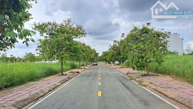 Lô góc KDC Bộ Công An, Phạm Hữu Lầu, 81 triệu/m, cạnh sông