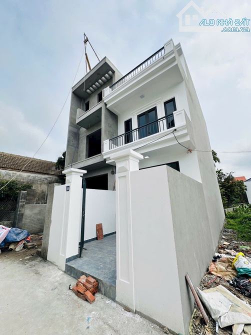 Nhà 3 tầng , độc lập, sân cổng riêng, tại Thành Công , Đặng Cương, An Dương.